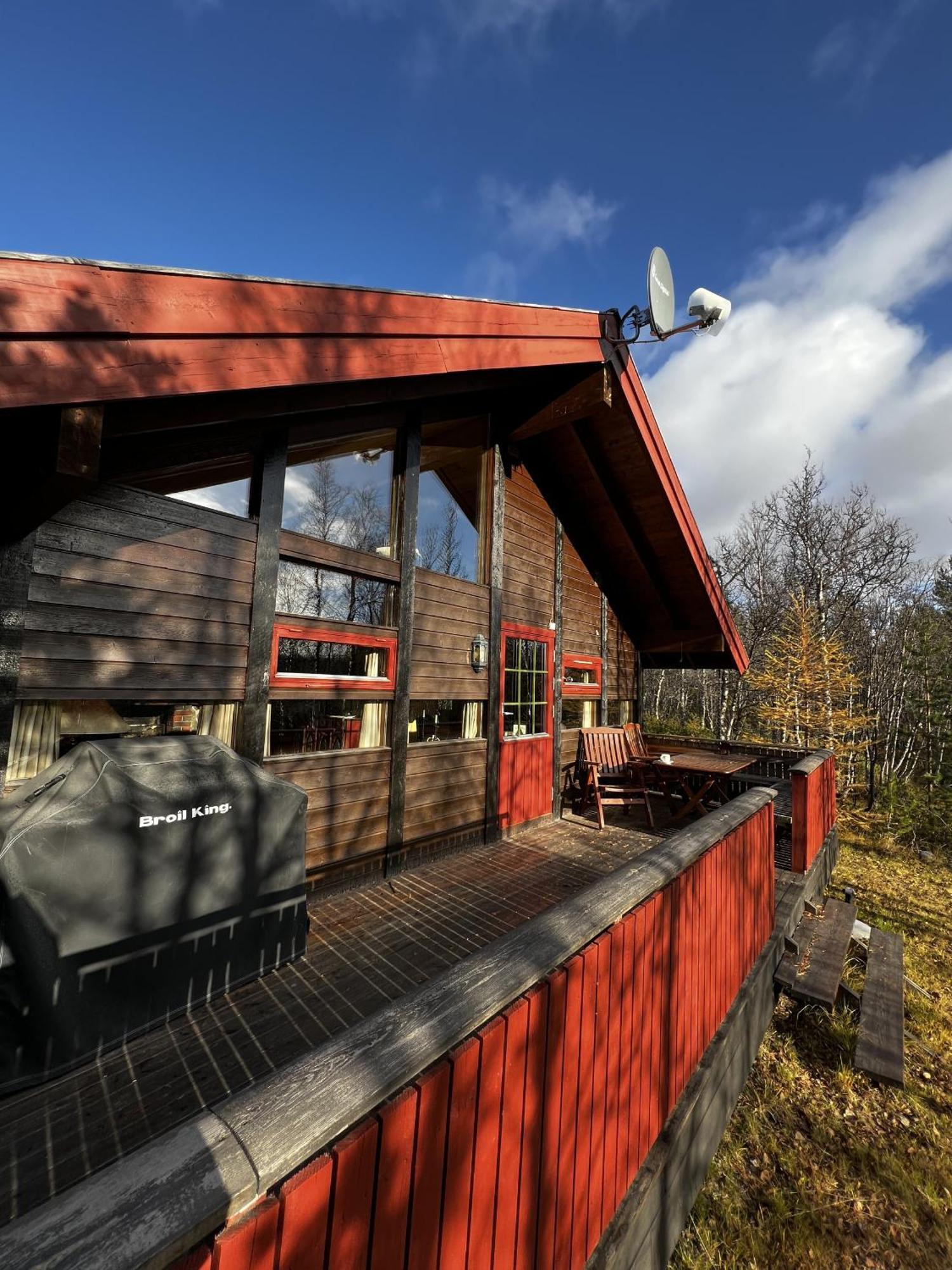 Koselig Hytte Med Usjenert Og Solrik Beliggenhet 耶卢 外观 照片