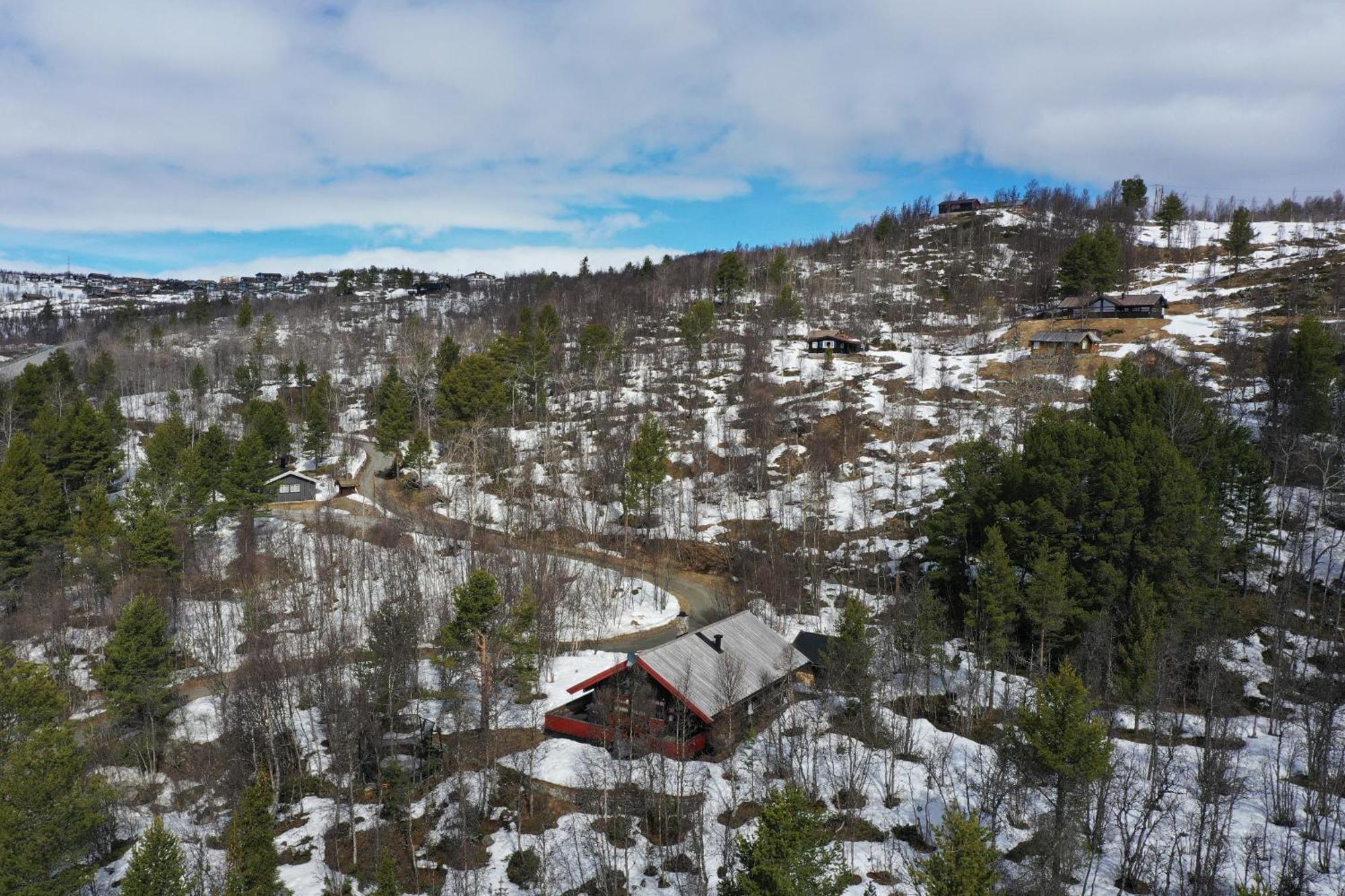 Koselig Hytte Med Usjenert Og Solrik Beliggenhet 耶卢 外观 照片