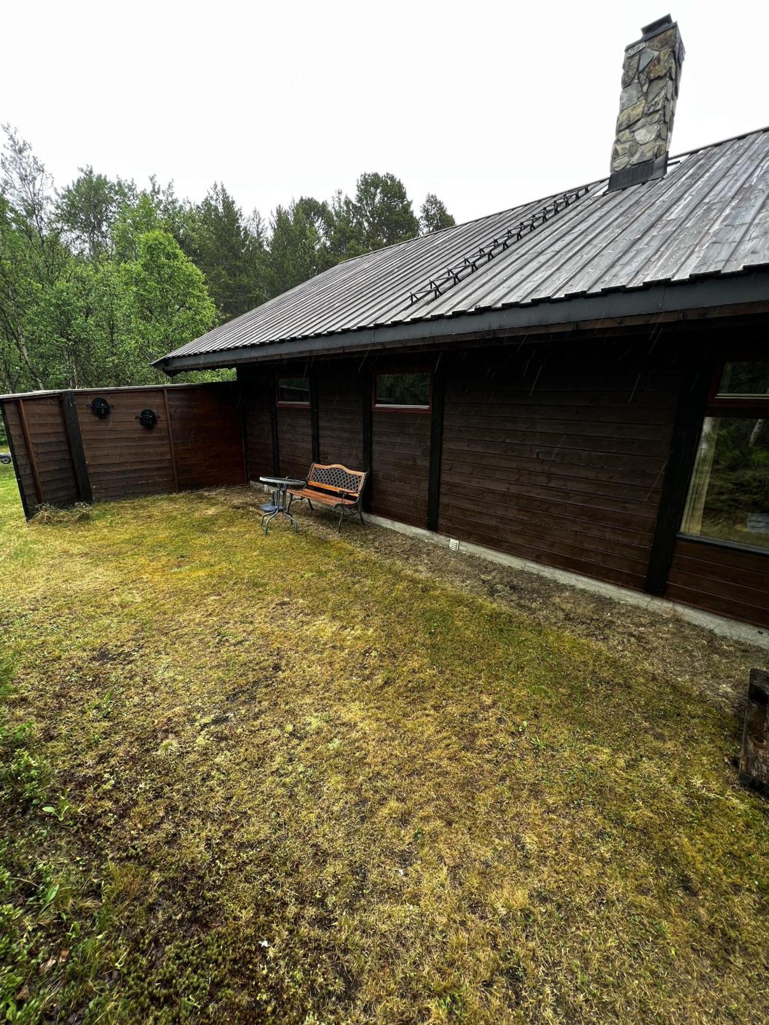 Koselig Hytte Med Usjenert Og Solrik Beliggenhet 耶卢 外观 照片