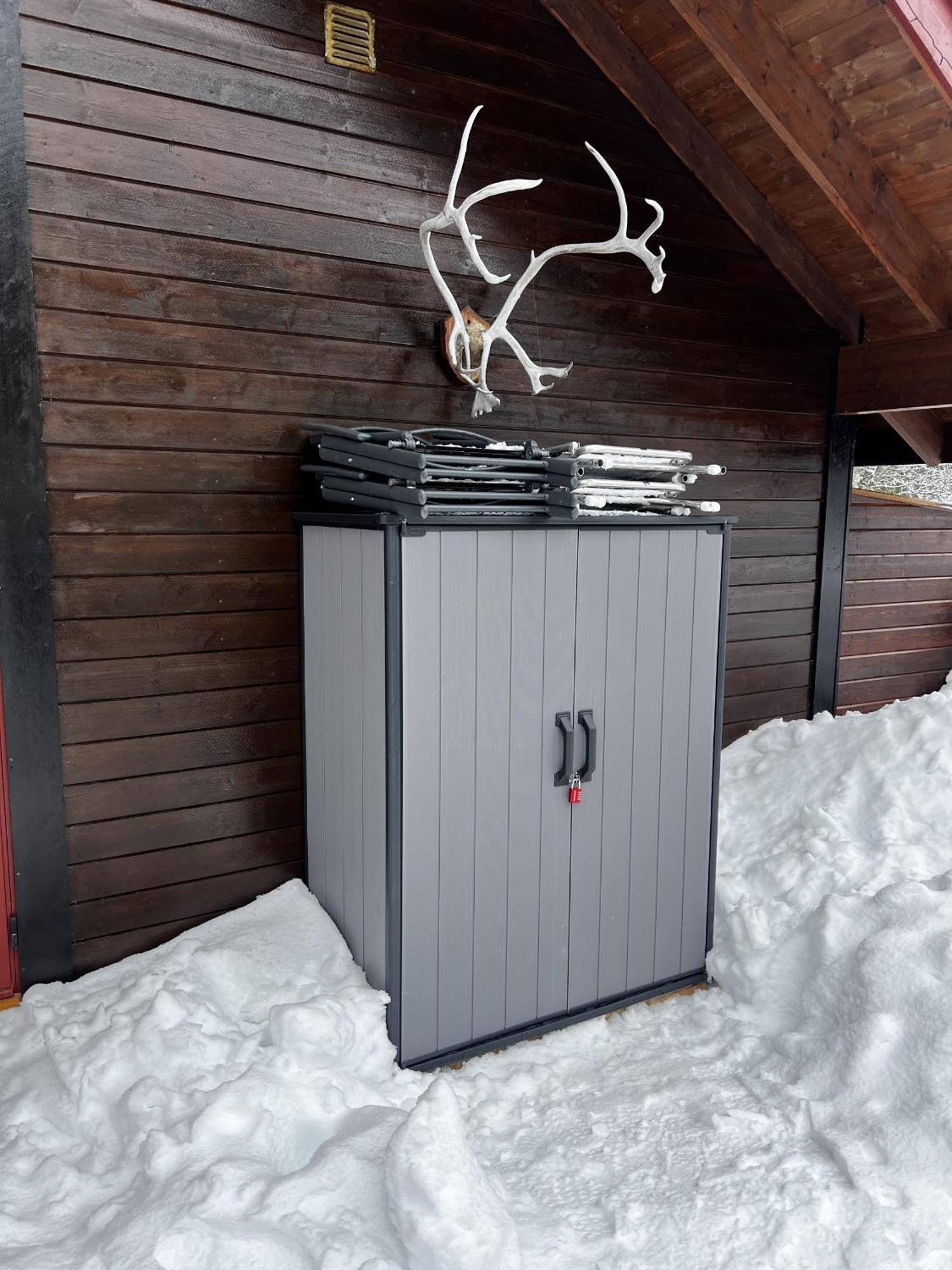 Koselig Hytte Med Usjenert Og Solrik Beliggenhet 耶卢 外观 照片